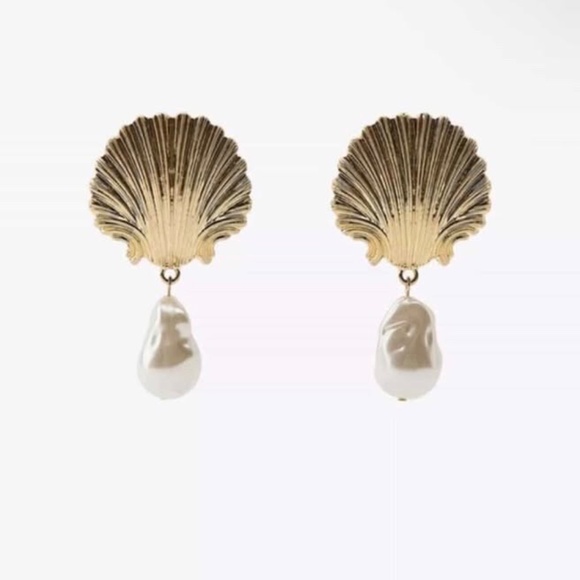 Zara Shell Earring - Picture 3 of 5